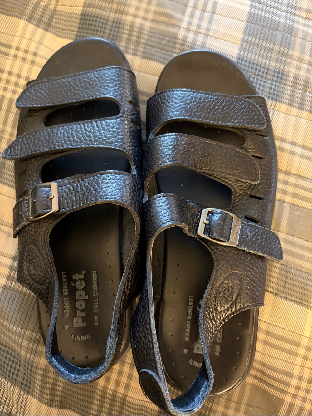 Women’s Propet Black Triple-strap Leather Comfort Sandals. Size 9.5.
